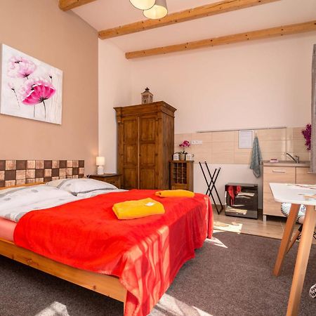 Penzion Alenka Valtice Bagian luar foto