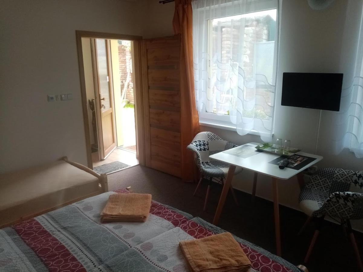 Penzion Alenka Valtice Bagian luar foto