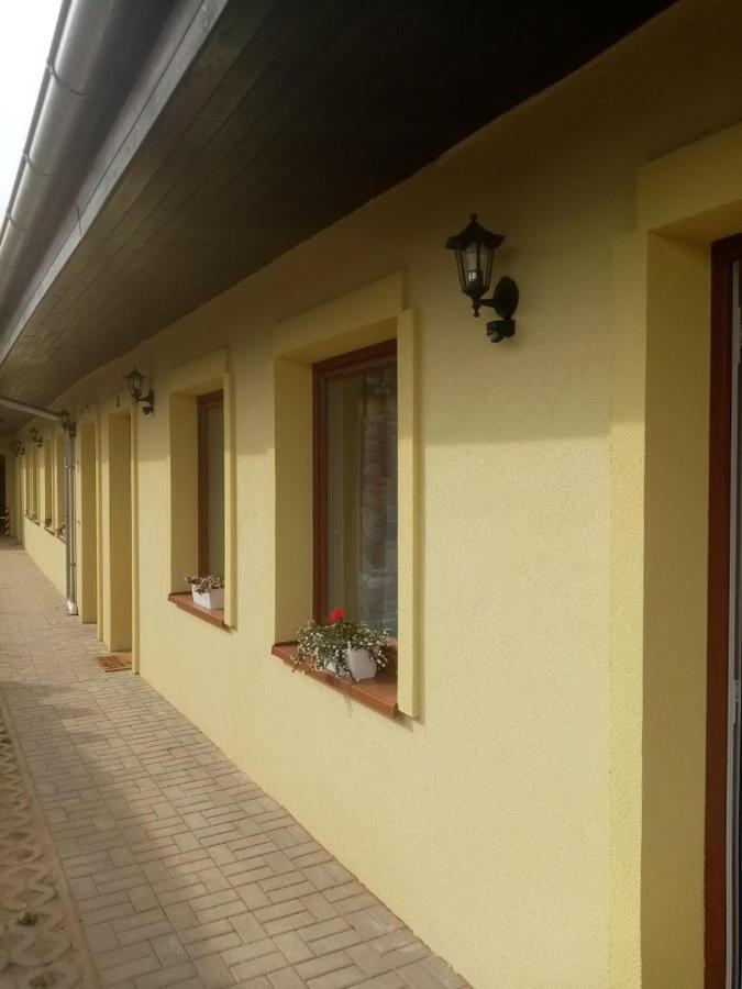 Penzion Alenka Valtice Bagian luar foto