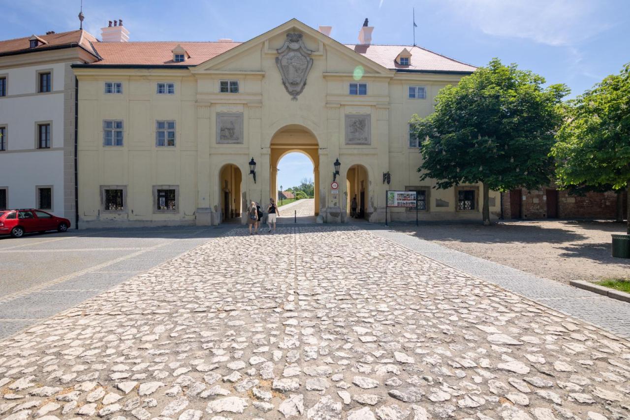 Penzion Alenka Valtice Bagian luar foto