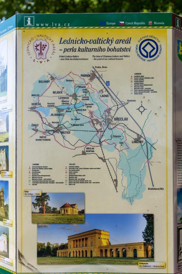 Penzion Alenka Valtice Bagian luar foto