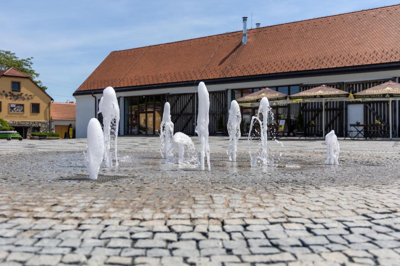 Penzion Alenka Valtice Bagian luar foto